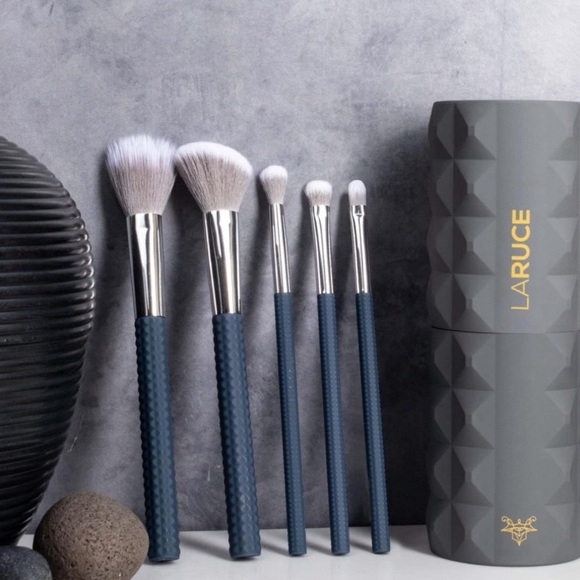 LaRuce Beauty Brush Set & Brush Storage - Picture 2 of 11